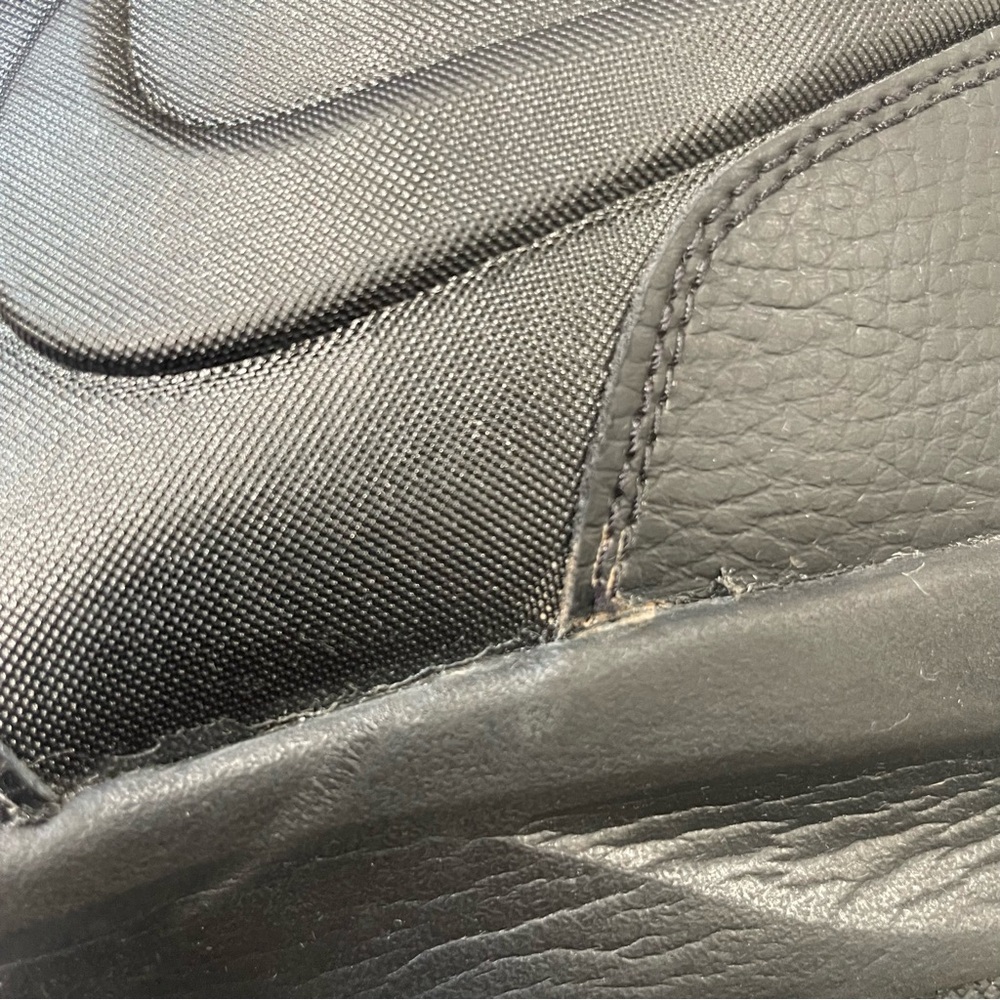 Youth Nike Shoes - Picture 11 of 12